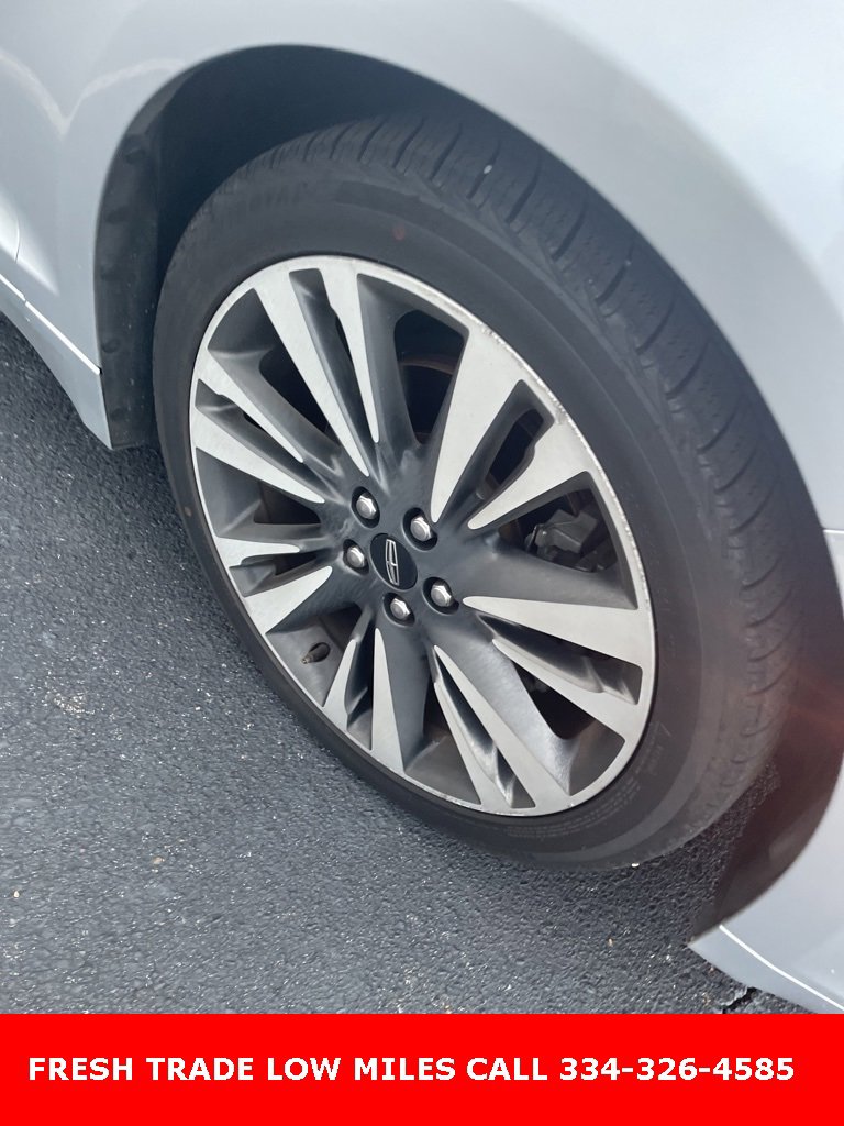 Used 2017 Lincoln MKZ Reserve image 5