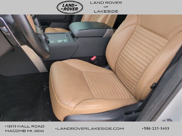 Used 2023 Land Rover Discovery Metropolitan Edition AWD/4WD image 12