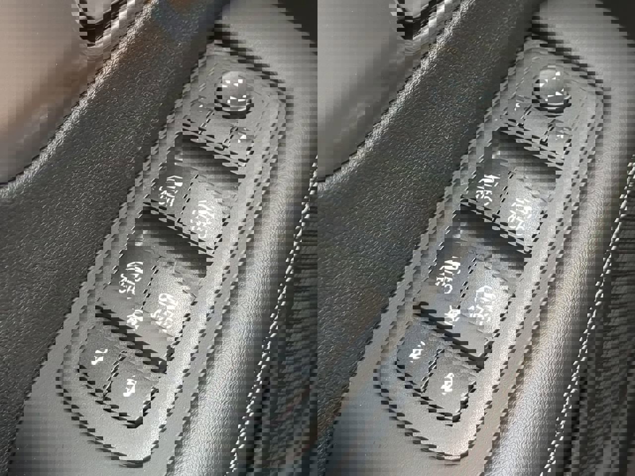 New 2026 Chrysler Pacifica Select image 21