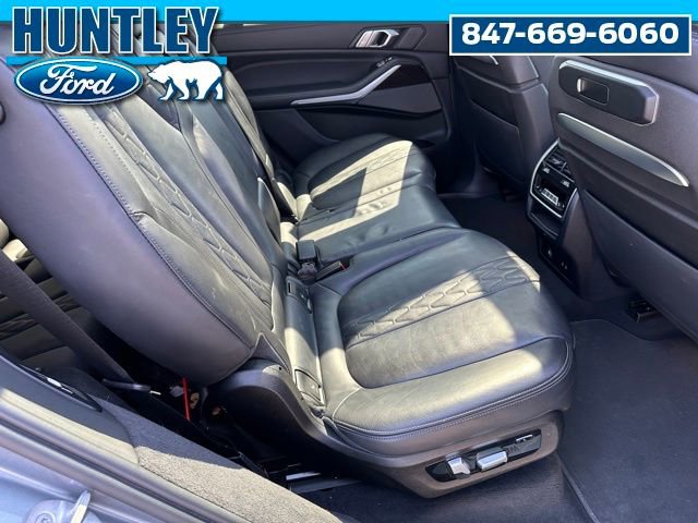Used 2023 BMW X7 xDrive40i w/ Premium Package image 14