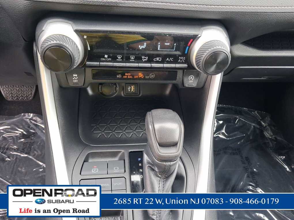 Used 2023 Toyota RAV4 LE AWD/4WD image 23