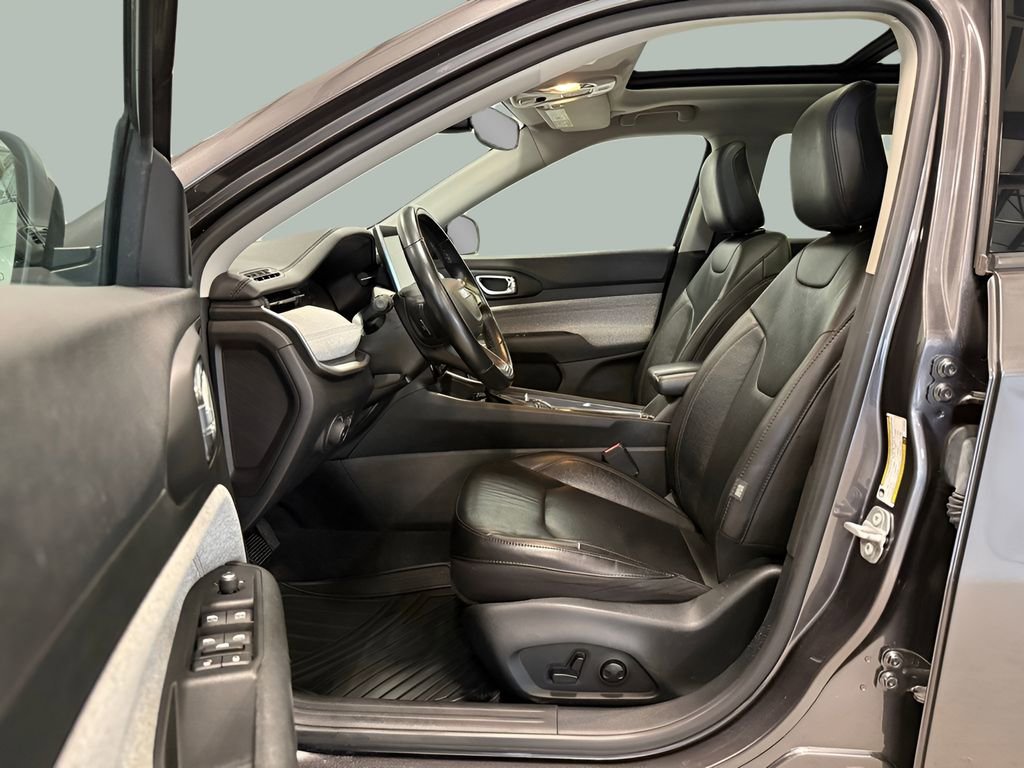 Used 2022 Jeep Compass Latitude w/ Sun and Sound Group image 16