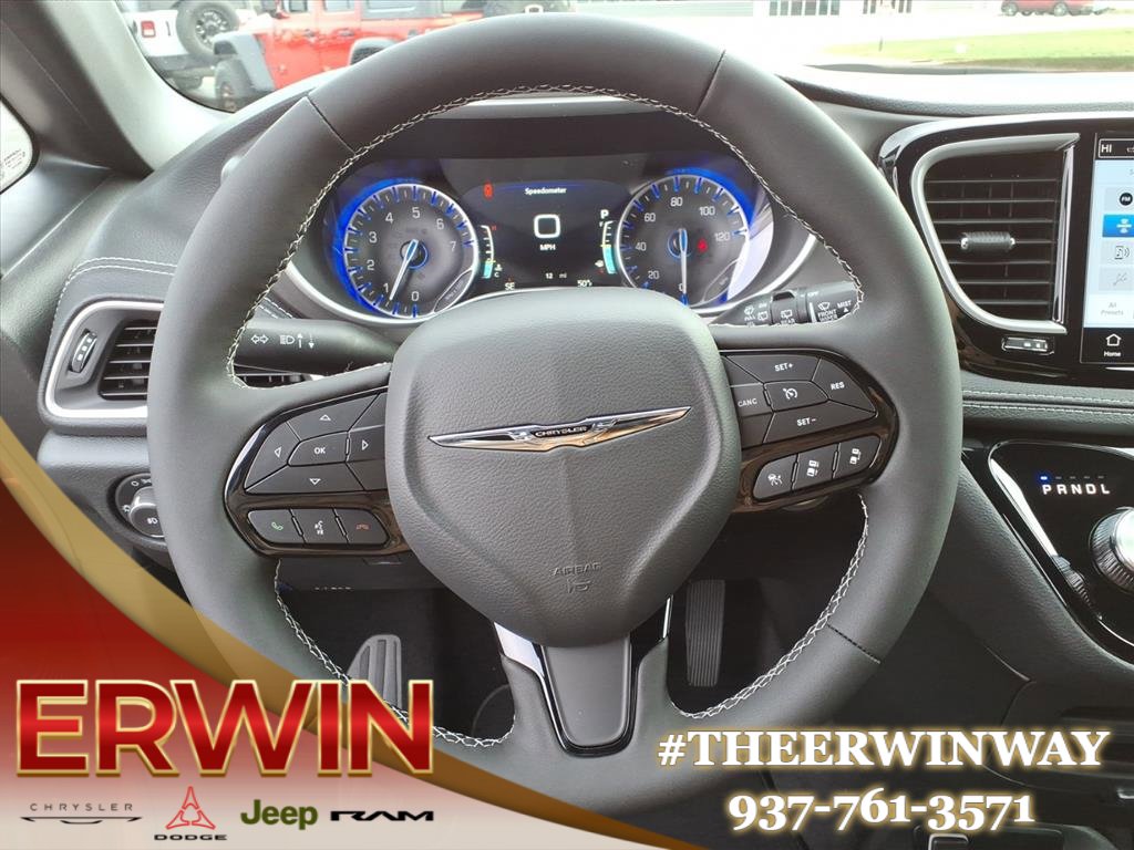 New 2026 Chrysler Pacifica Select w/ S Appearance Package image 12