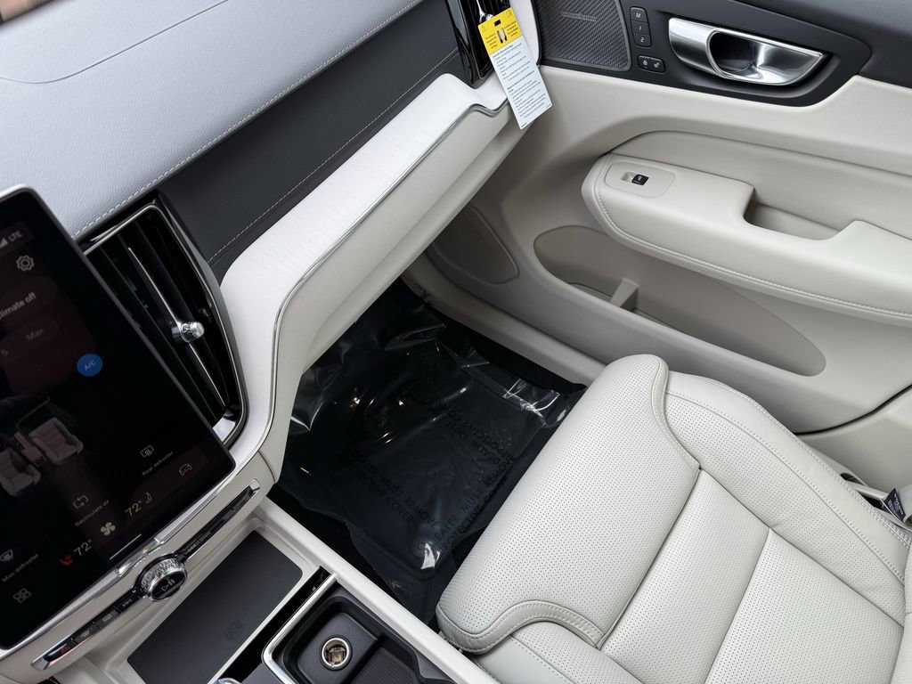 New 2026 Volvo XC60 T8 Ultra w/ Protection Package Premier image 24