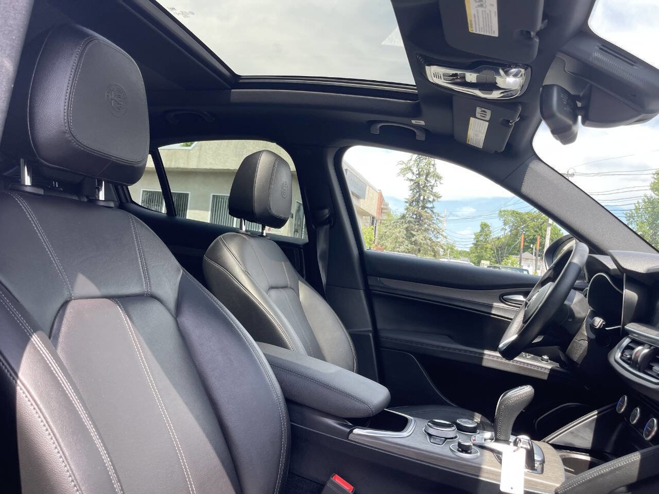 Used 2022 Alfa Romeo Stelvio Ti image 28