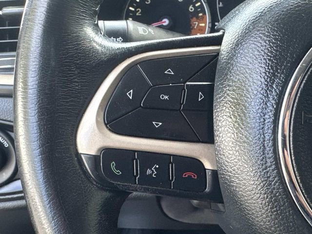 Used 2017 Jeep Renegade Latitude image 9