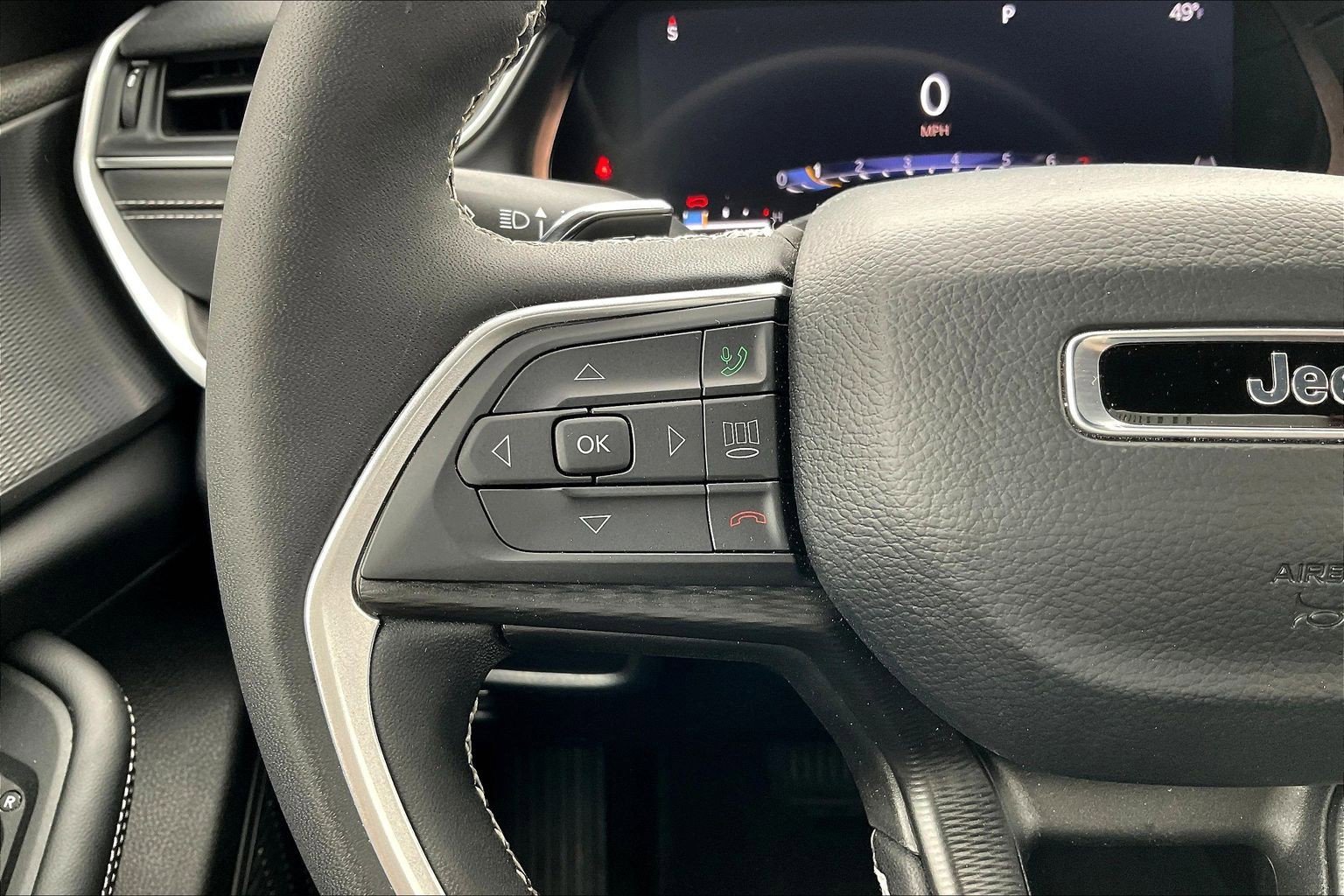 Used 2025 Jeep Grand Cherokee Laredo X w/ Luxury Tech Group I image 18