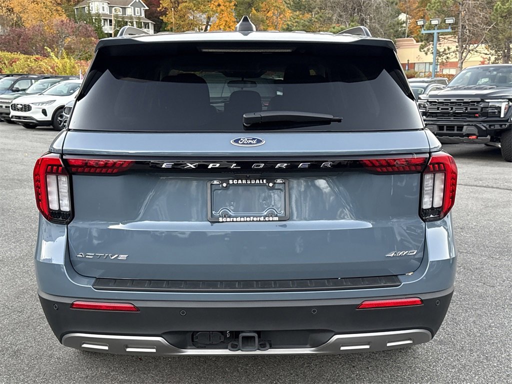Used 2025 Ford Explorer Active w/ Active Comfort Package image 4