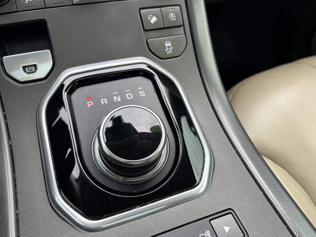 Used 2019 Land Rover Range Rover Evoque SE Premium image 35