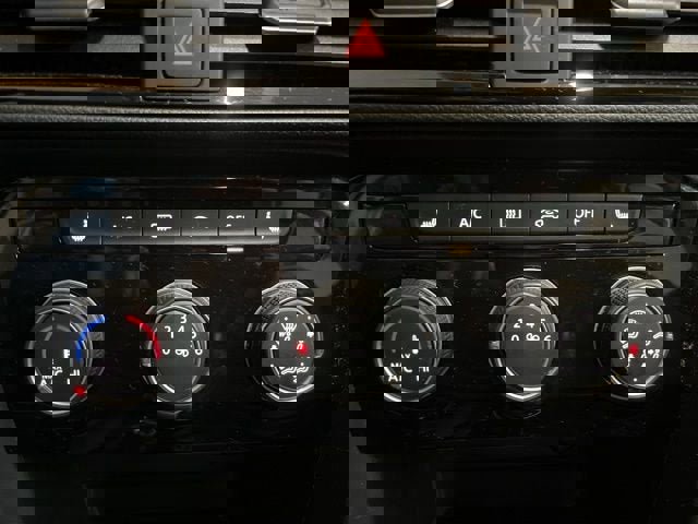 Certified 2023 Volkswagen Taos SE w/ Panoramic Sunroof Package image 14