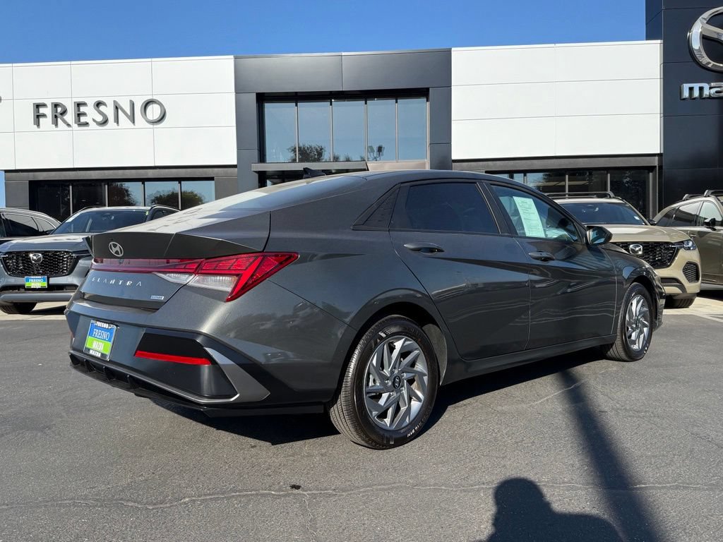 Used 2026 Hyundai Elantra Hybrid FWD image 12