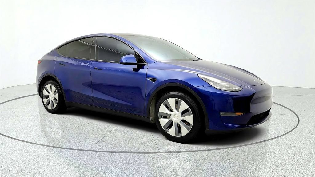 Used 2023 Tesla Model Y AWD image 3