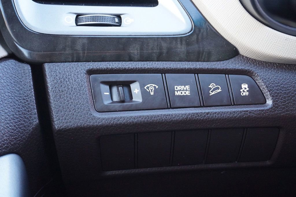 Used 2018 Hyundai Santa Fe Sport image 26