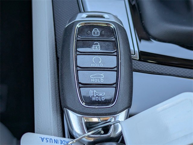 Used 2023 Hyundai Elantra Limited image 32