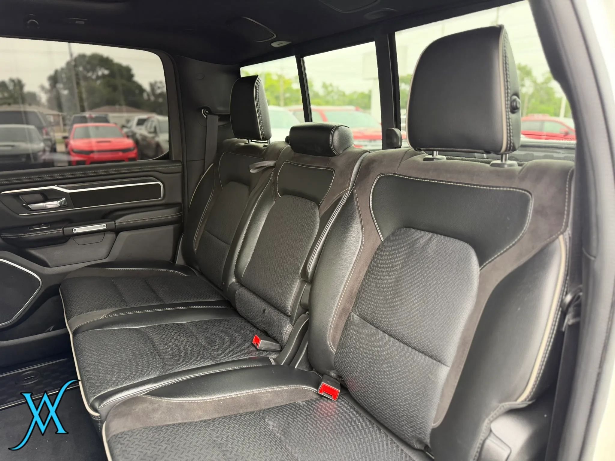 Used 2024 RAM 1500 Laramie AWD/4WD image 17