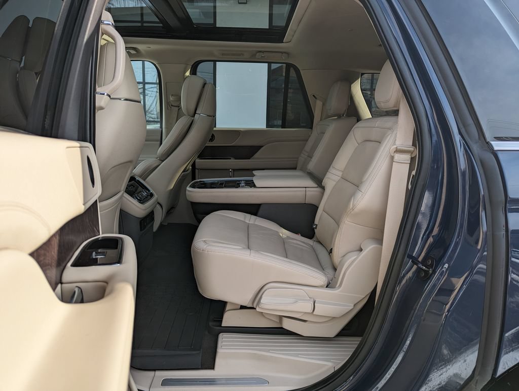 Used 2020 Lincoln Navigator L Reserve w/ Equipment Group 201A Reserve AWD/4WD image 49