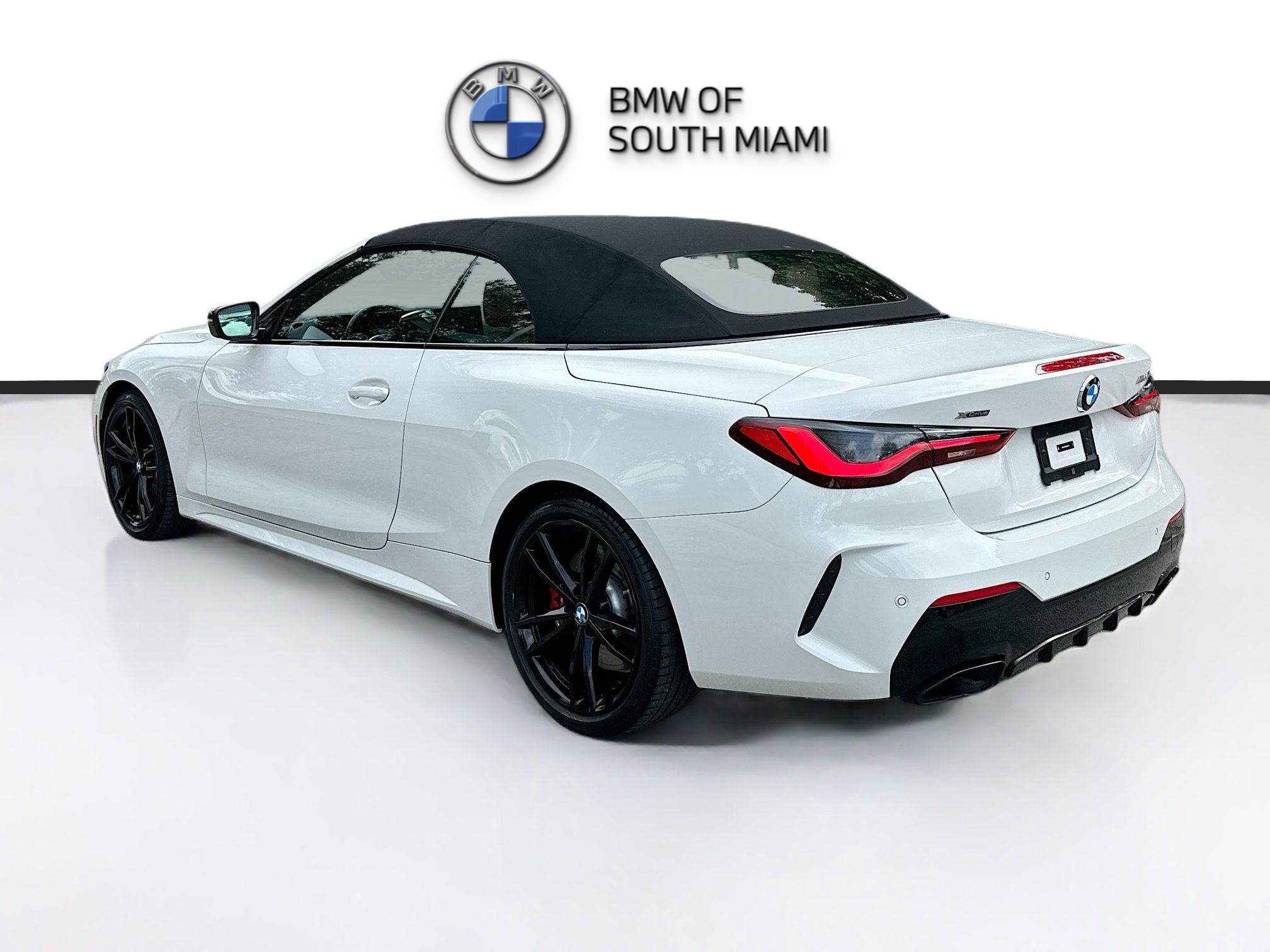 Certified 2024 BMW 440i xDrive Convertible w/ Shadowloine Package image 5