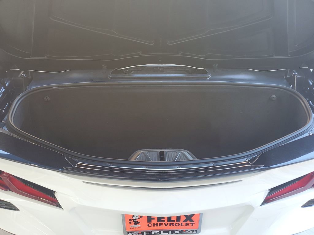 Used 2024 Chevrolet Corvette Stingray Premium Conv w/ Z51 Performance Package image 9