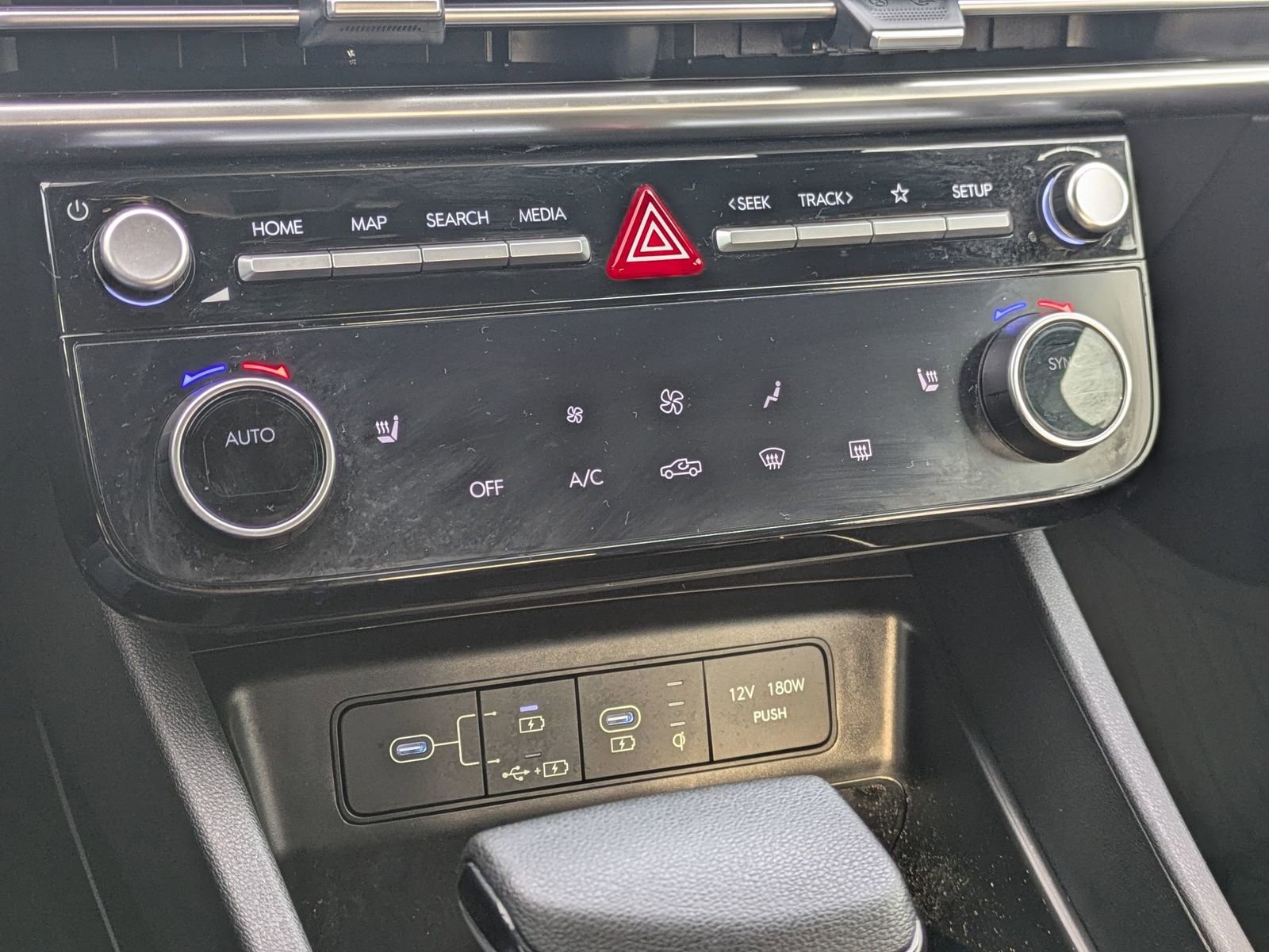 Used 2025 Hyundai Santa Cruz SEL image 18