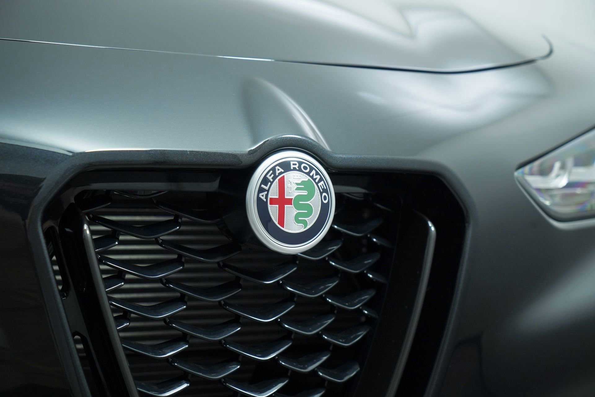 New 2025 Alfa Romeo Stelvio Sprint AWD/4WD image 11