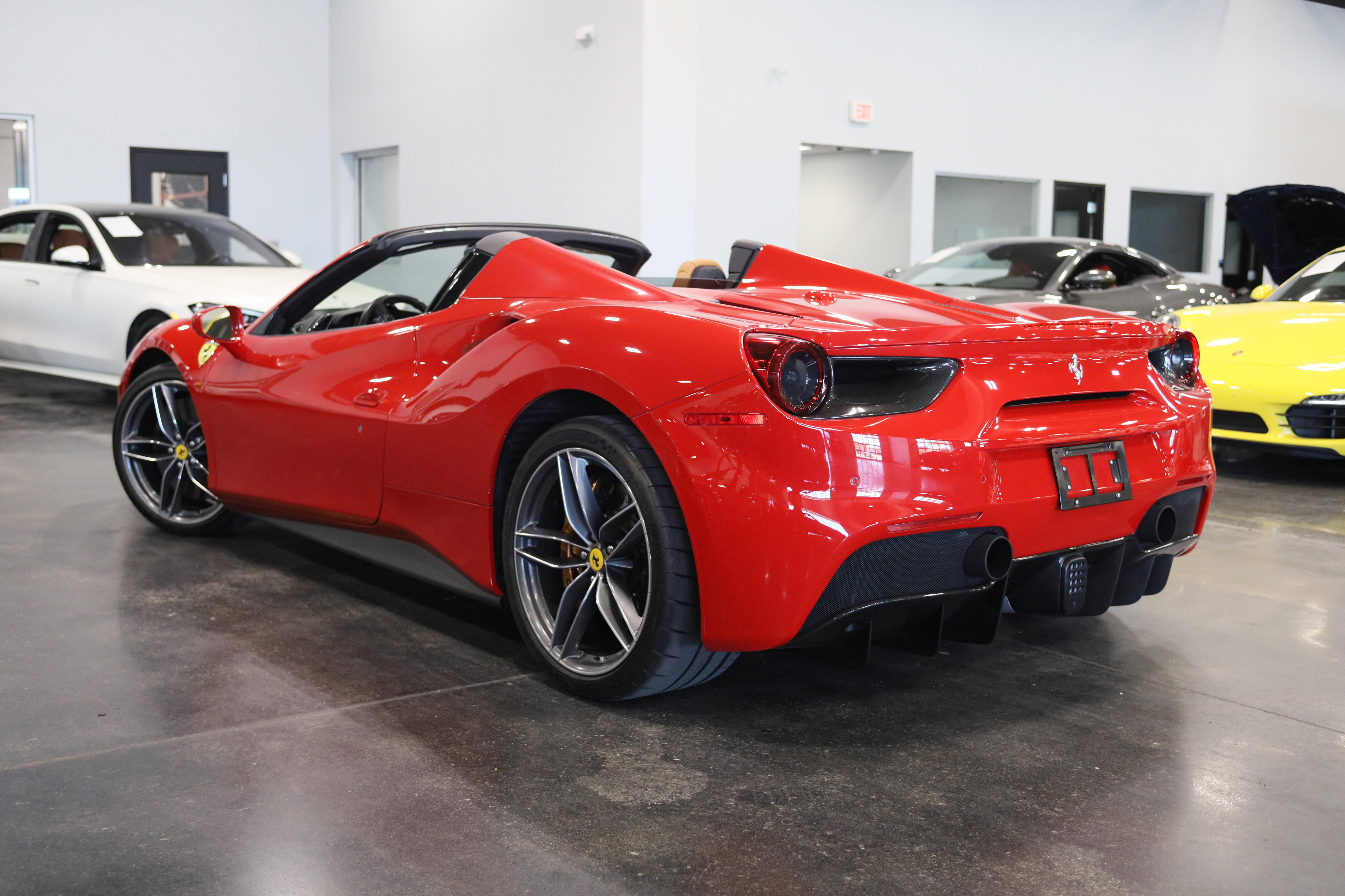Used 2019 Ferrari 488 Spider image 4