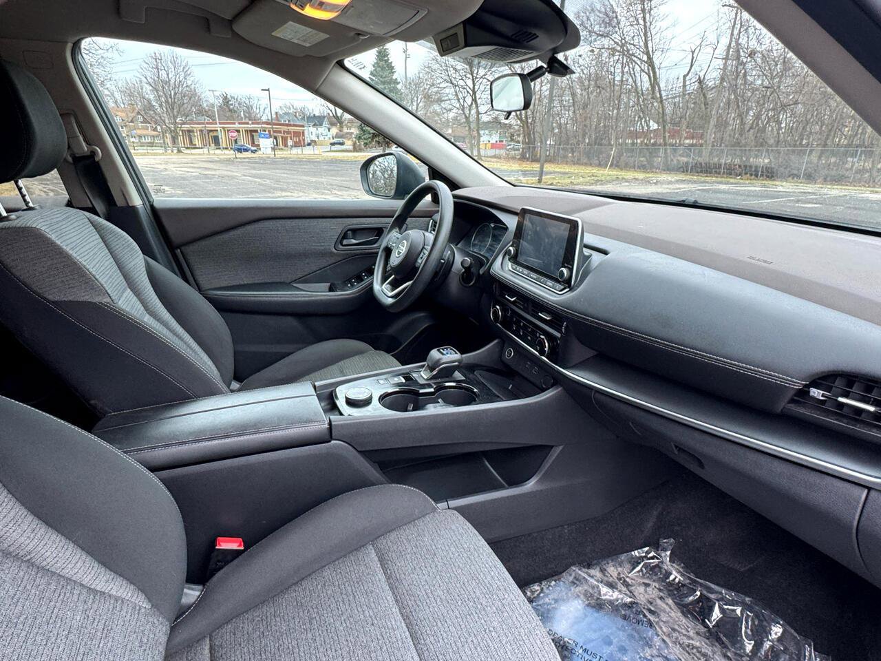 Used 2021 Nissan Rogue S image 27