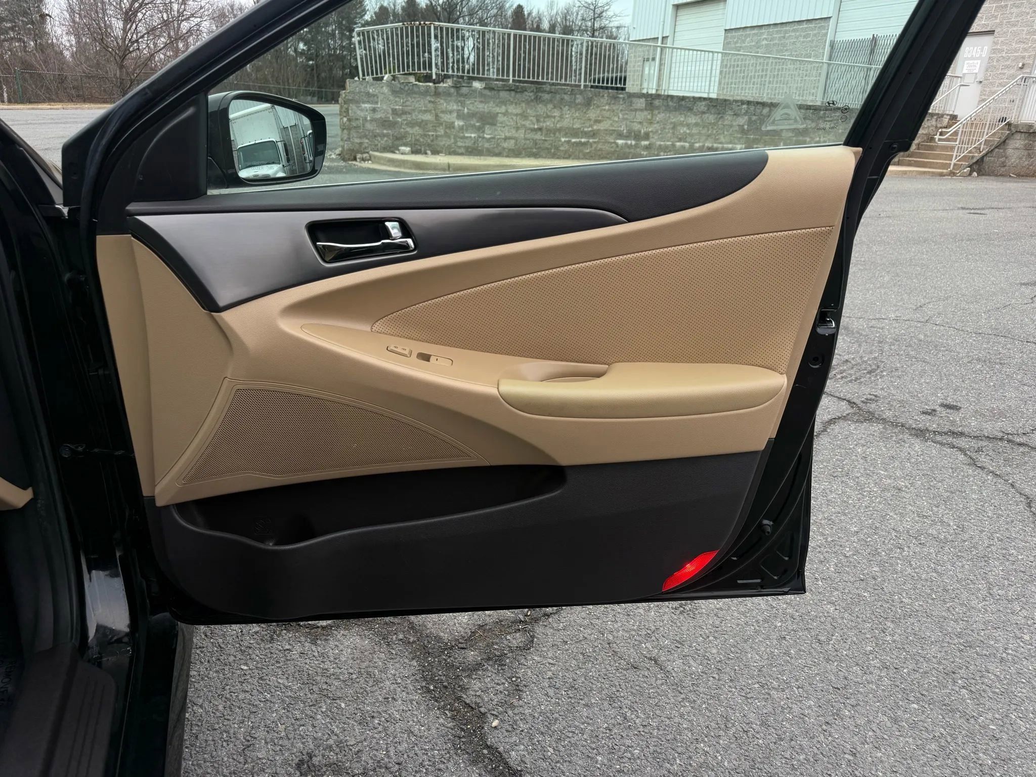 Used 2012 Hyundai Sonata Hybrid w/ Leather Pkg image 25