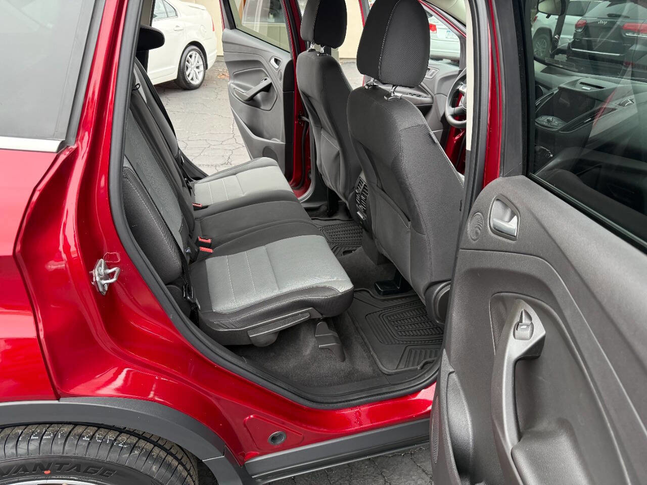 Used 2016 Ford Escape SE w/ Equipment Group 201A AWD/4WD image 14