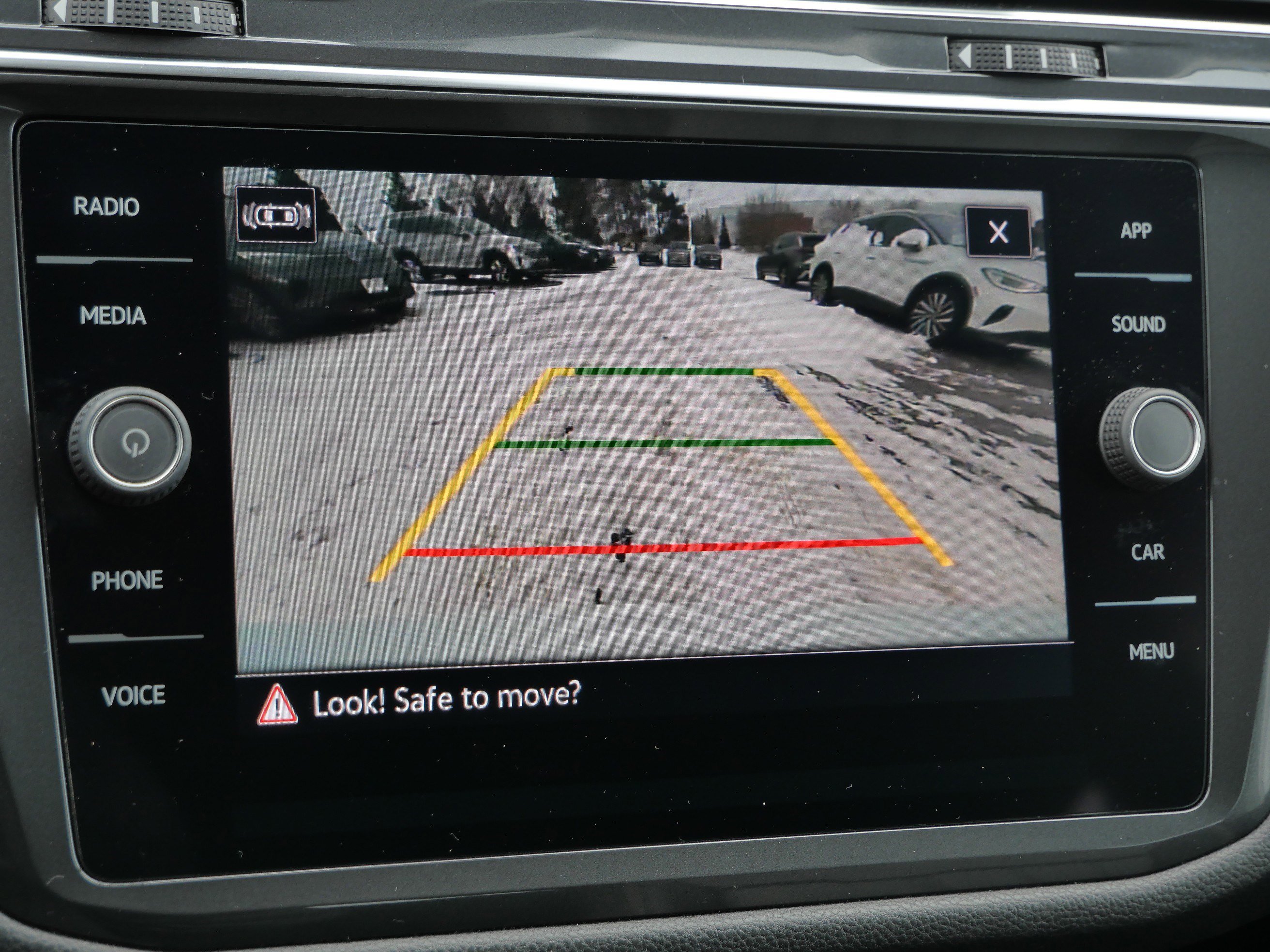 Certified 2022 Volkswagen Tiguan SE image 35