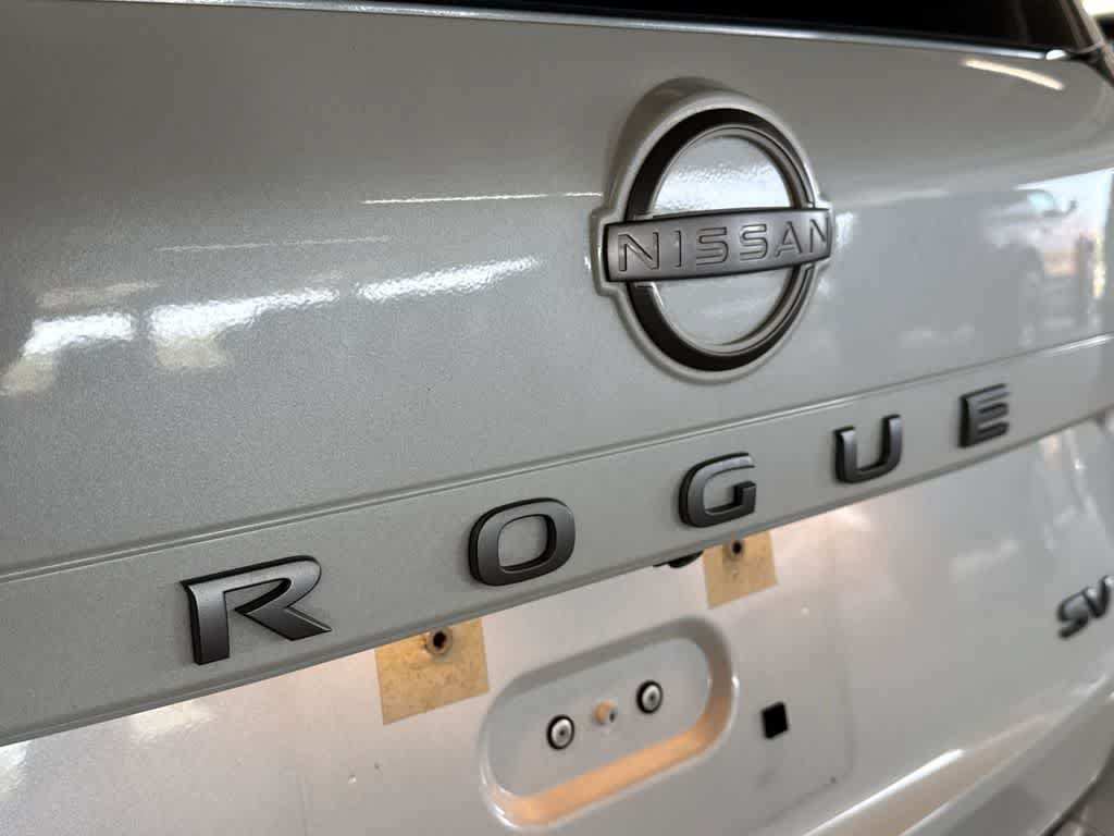 Used 2024 Nissan Rogue SV FWD image 11