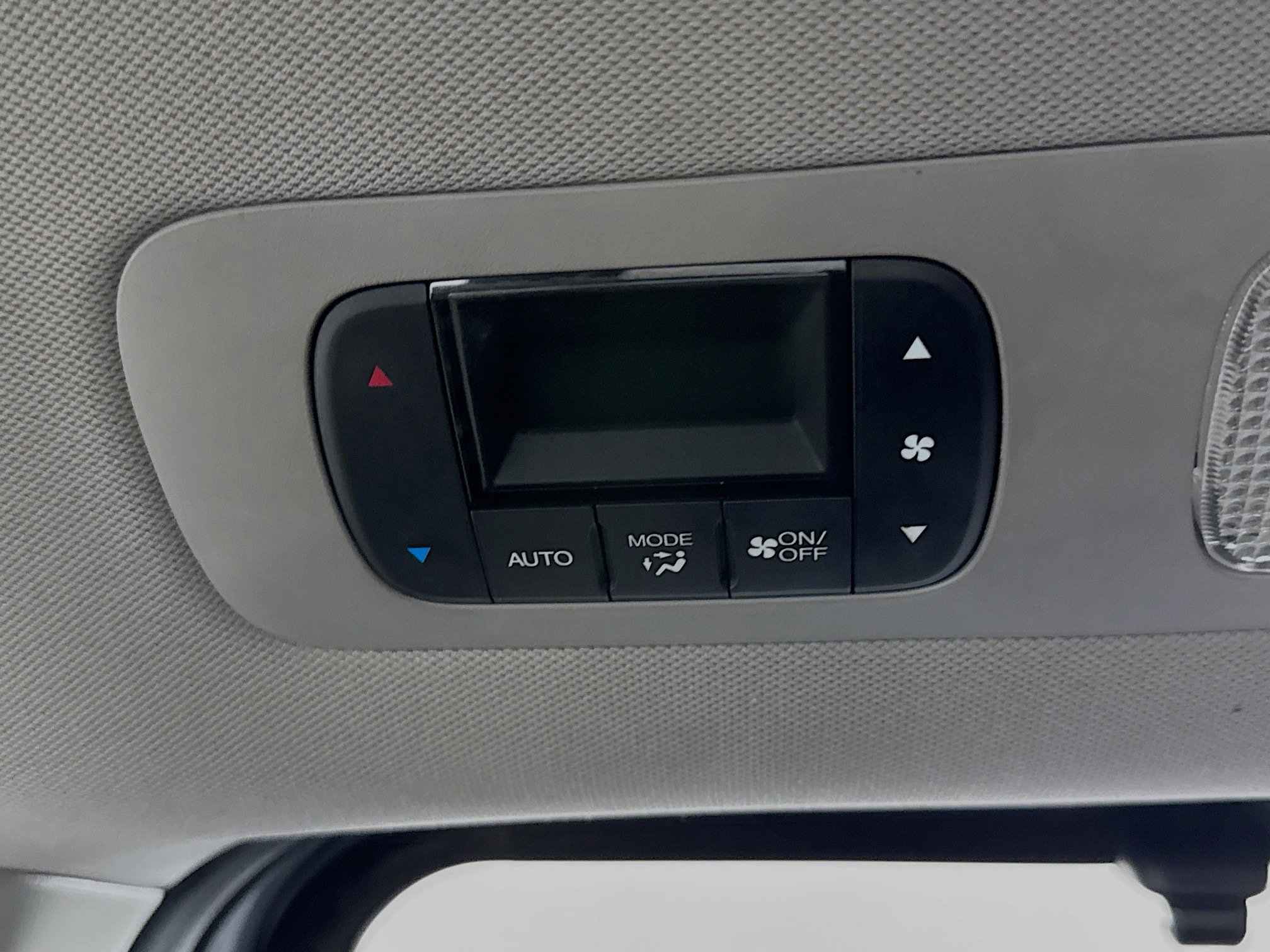 Used 2016 Honda Odyssey SE image 24