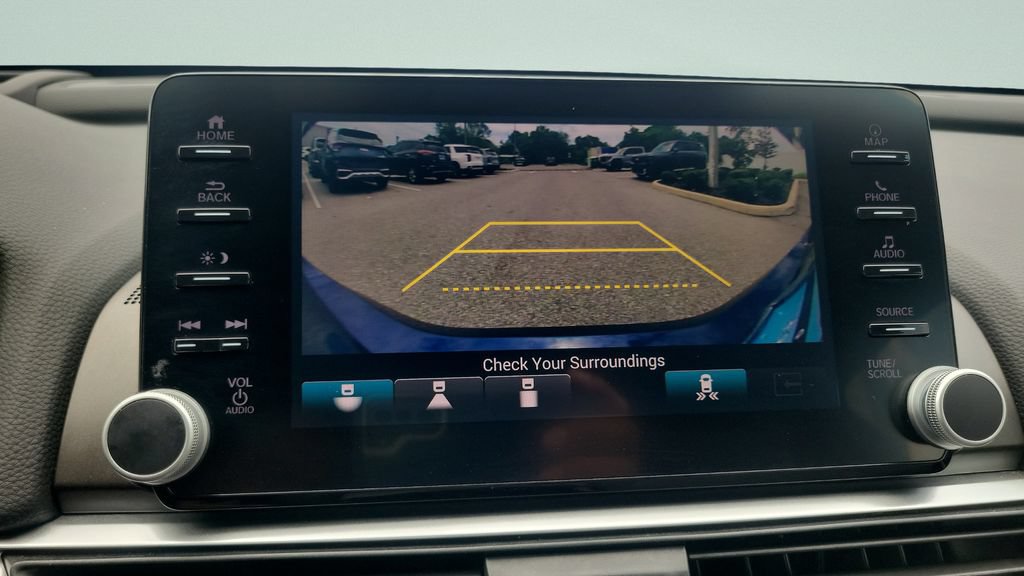 Used 2018 Honda Accord Touring image 18
