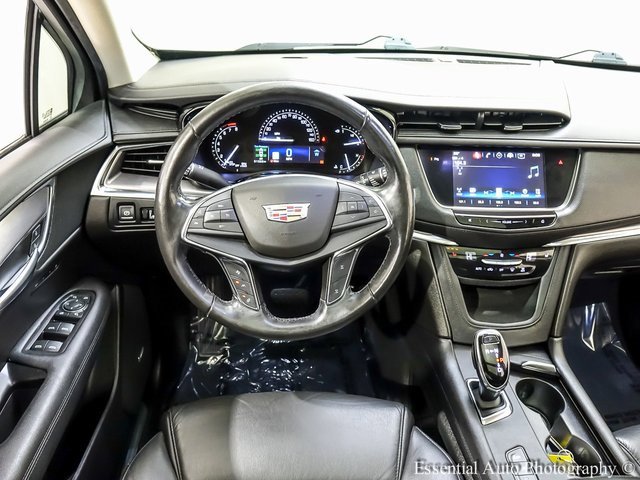 Used 2019 Cadillac XT5 Luxury image 2