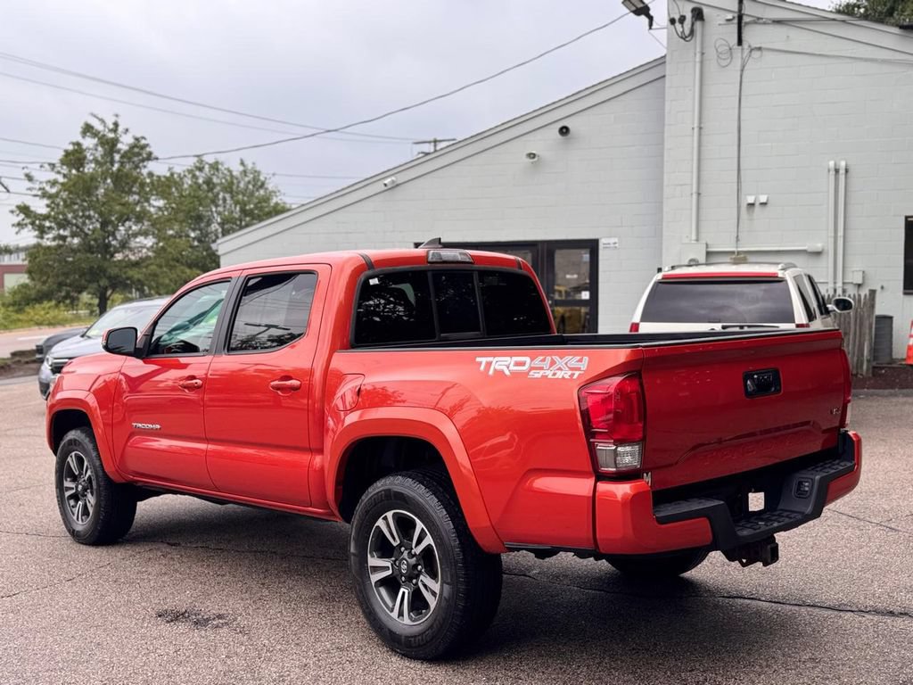Used 2016 Toyota Tacoma TRD Sport w/ Towing Package AWD/4WD image 4
