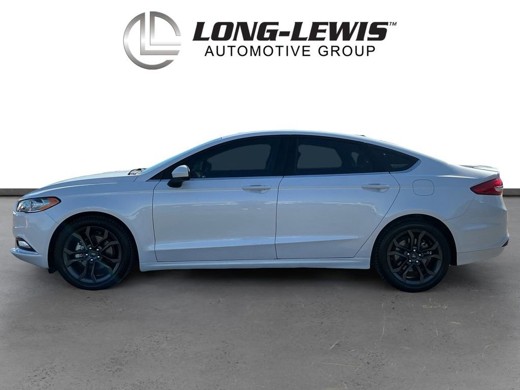 Used 2018 Ford Fusion SE w/ Equipment Group 201A image 2