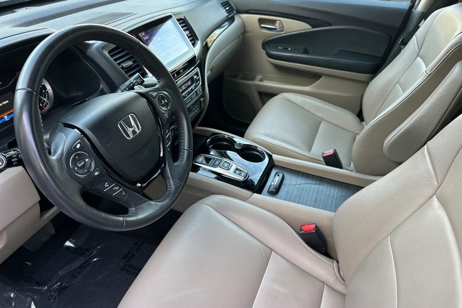 Used 2017 Honda Pilot Touring image 4