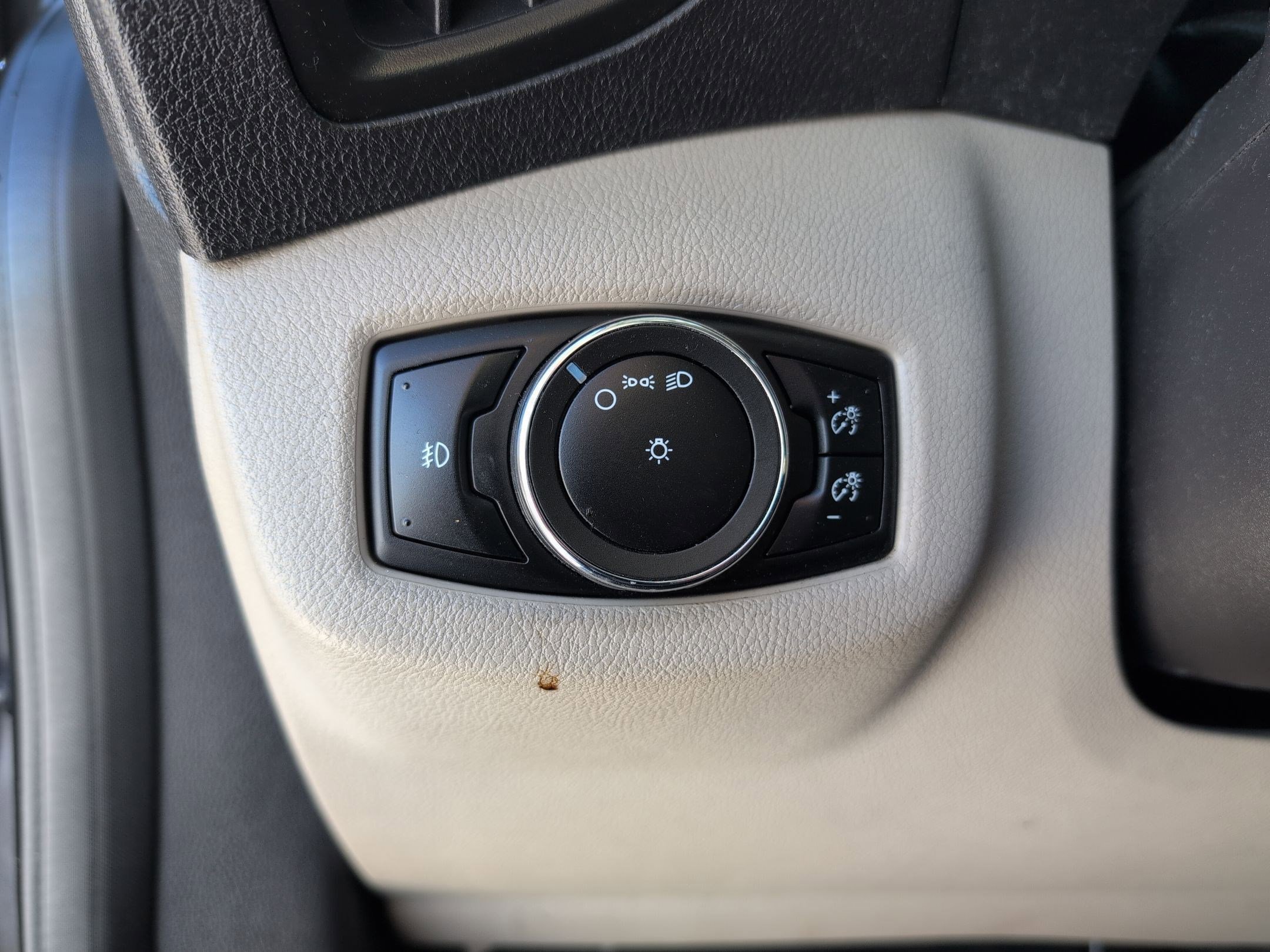 Used 2015 Ford Transit Connect XLT image 23