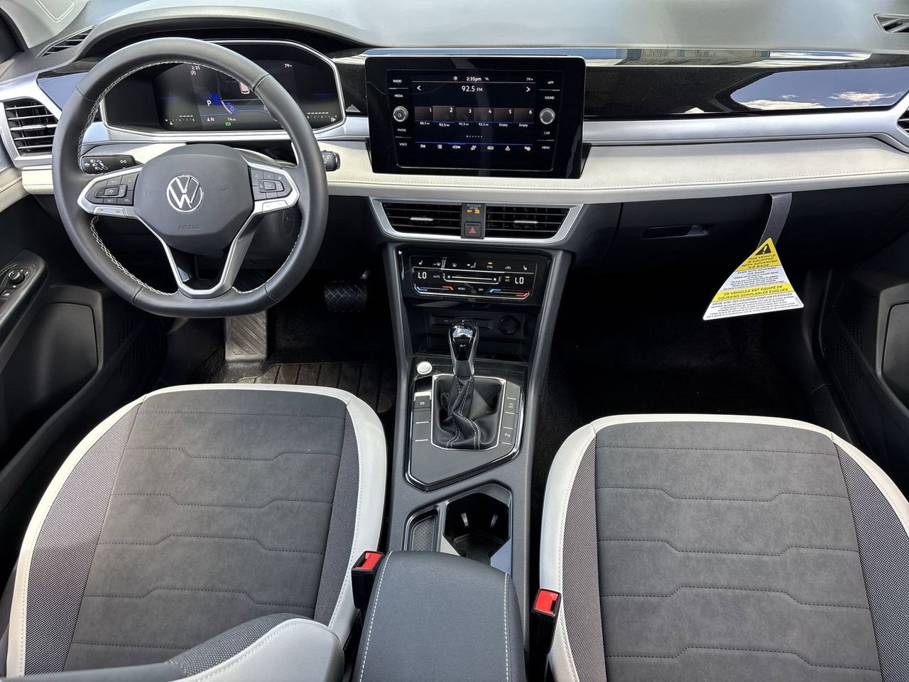 New 2026 Volkswagen Taos SE FWD image 11