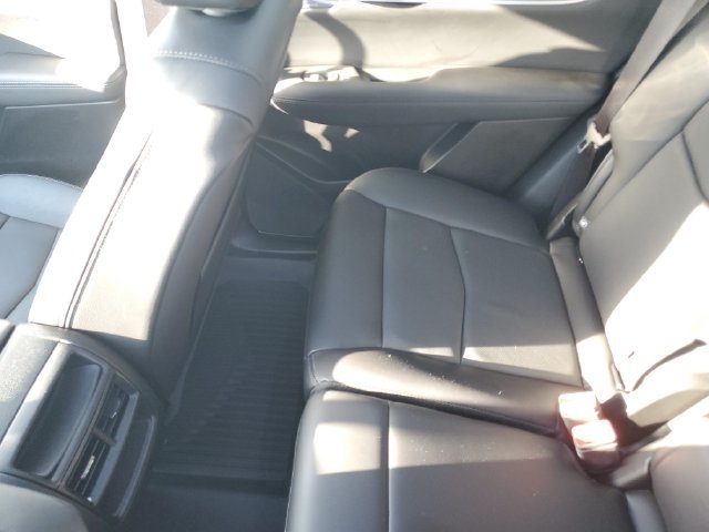 Used 2025 Cadillac XT5 Premium Luxury w/ Technology Package AWD/4WD image 32