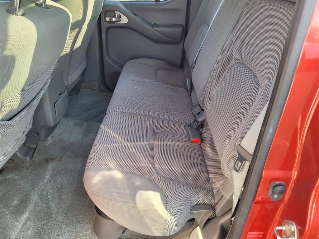 Used 2016 Nissan Frontier SV image 29