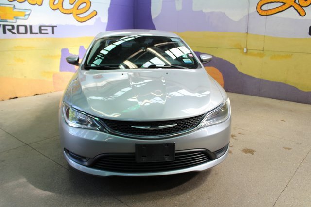 Used 2015 Chrysler 200 LX image 3
