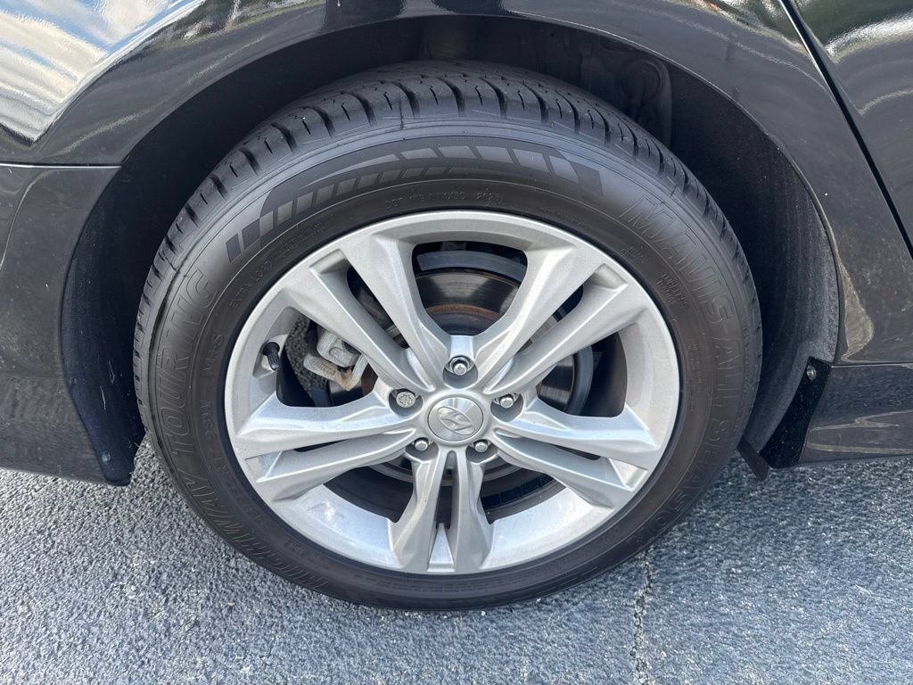 Used 2018 Hyundai Sonata SEL w/ Tech Package 02 FWD image 9