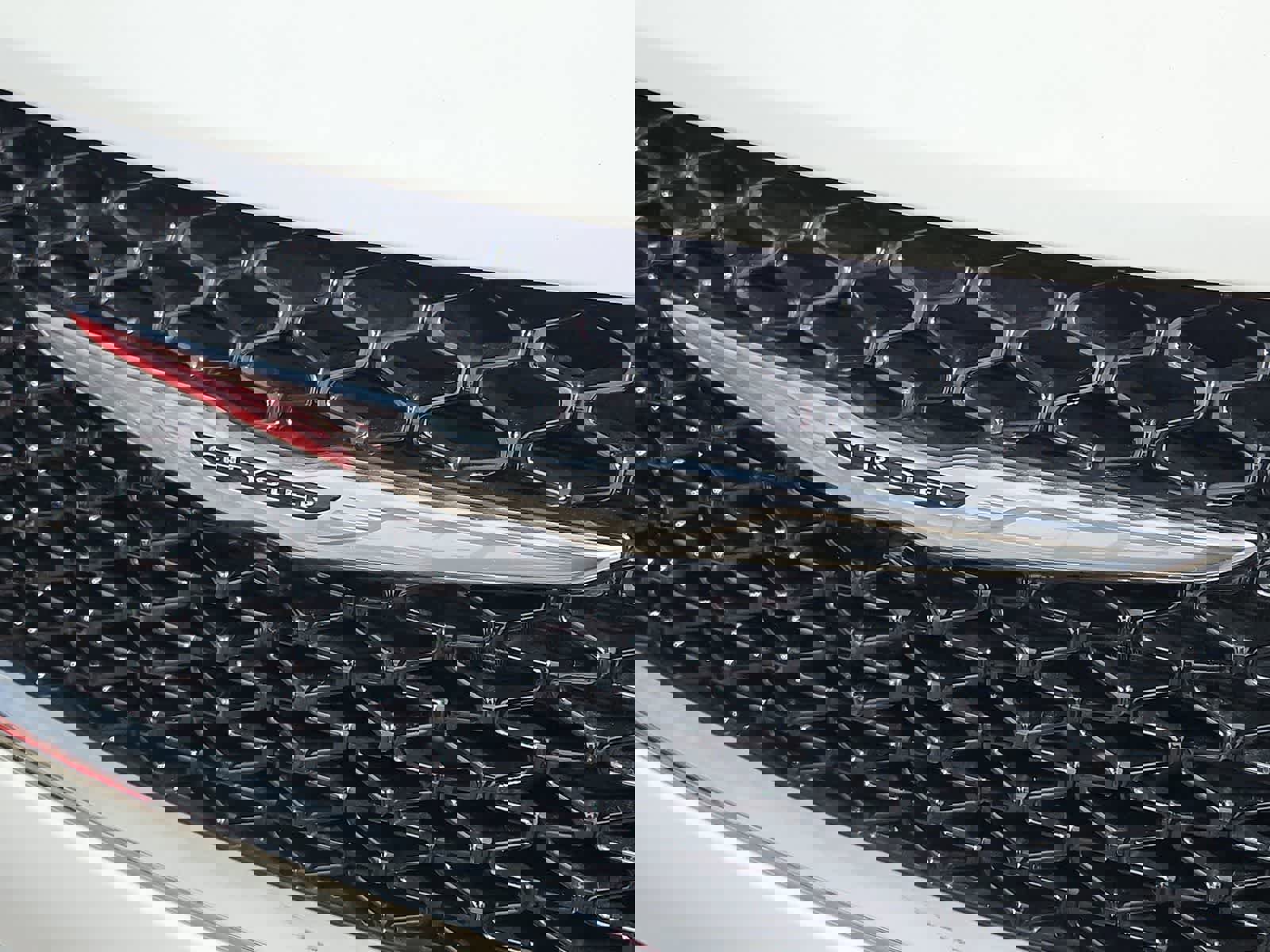 Used 2024 Chrysler Pacifica Touring-L image 13