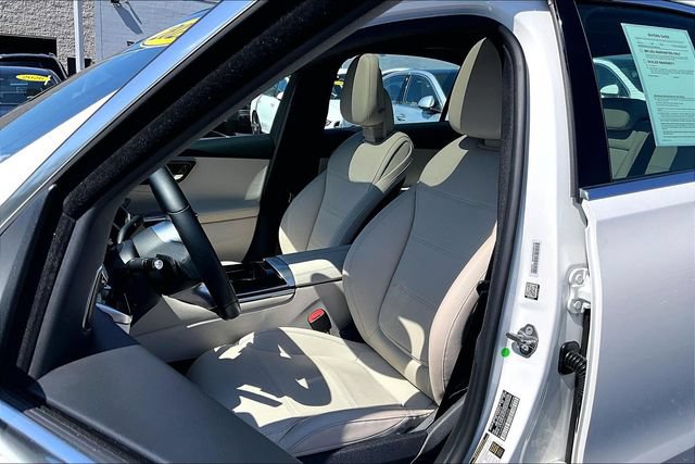 Certified 2023 Mercedes-Benz C 300 4MATIC Sedan w/ Pinnacle Trim Package image 6