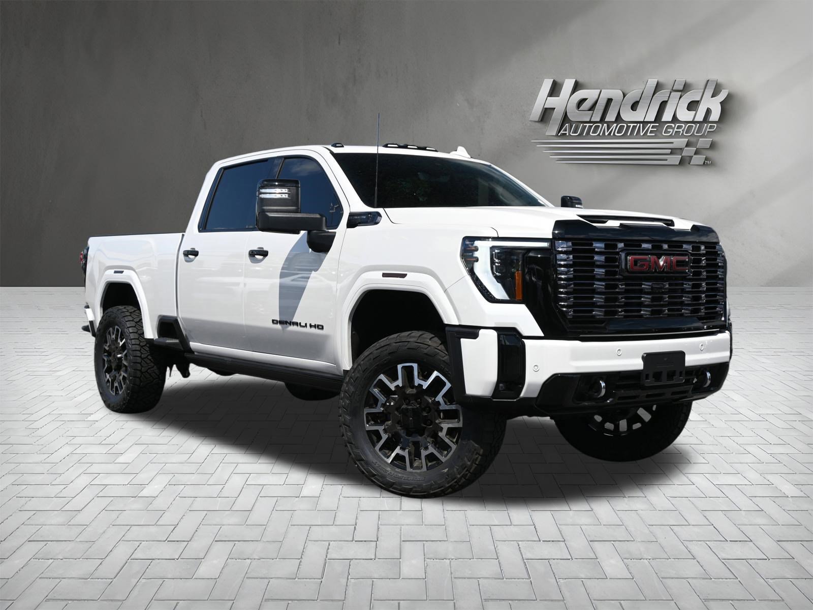 Used 2025 GMC Sierra 2500 Denali Ultimate image 2