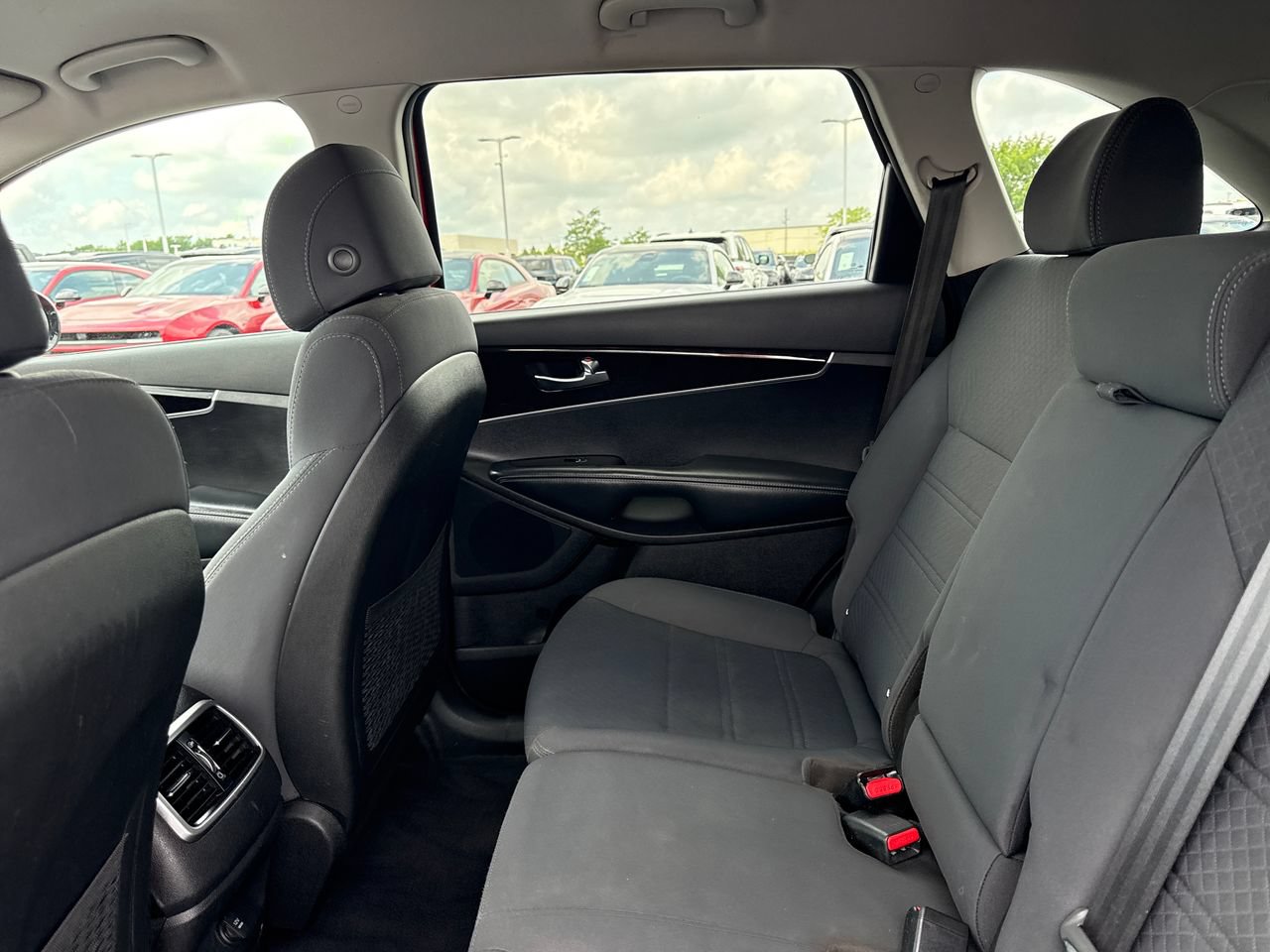 Used 2017 Kia Sorento FWD image 12