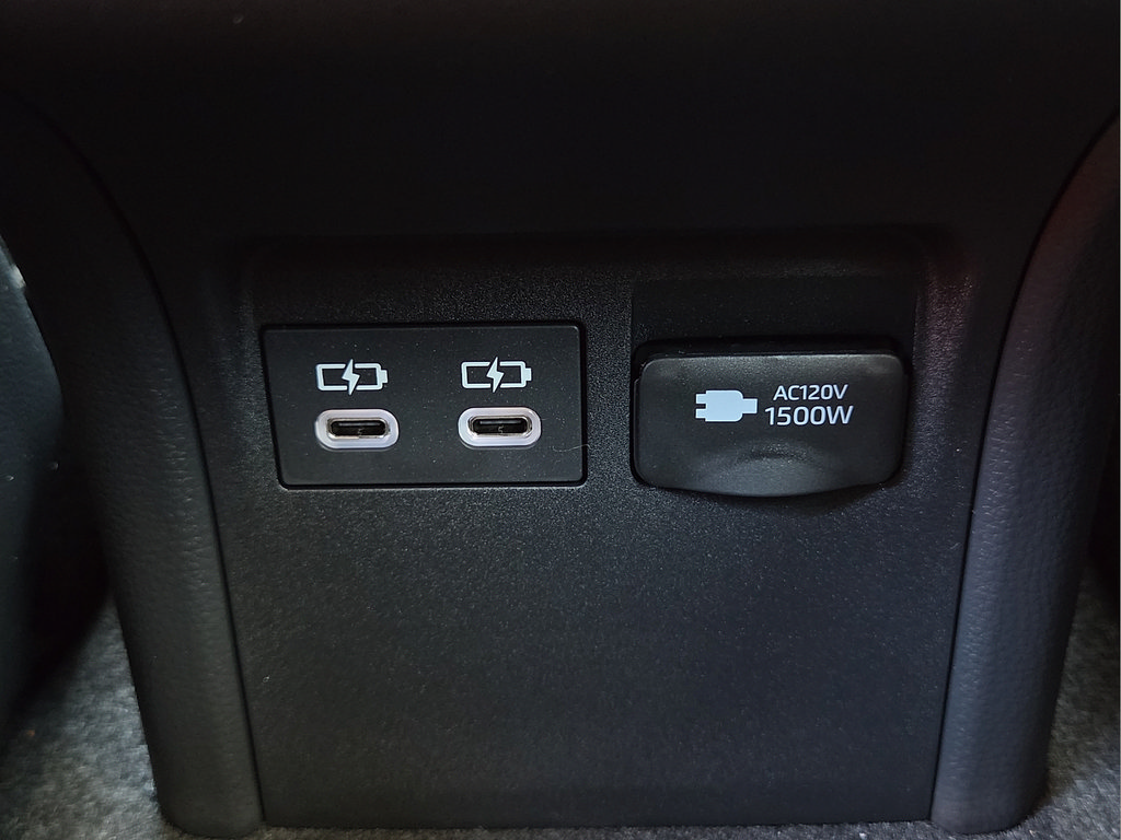 New 2027 Toyota Prius Plug-In Hybrid FWD image 15