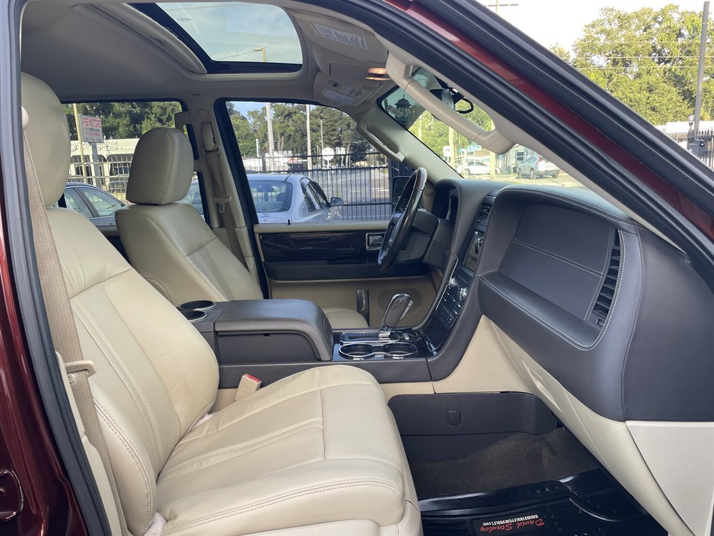 Used 2016 Lincoln Navigator L Reserve AWD/4WD image 24