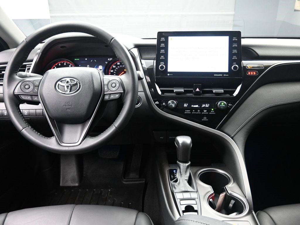 Used 2021 Toyota Camry XSE image 9
