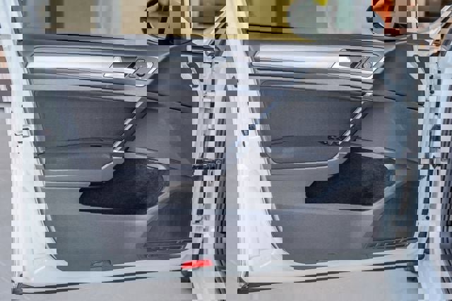 Used 2016 Volkswagen Golf S image 43